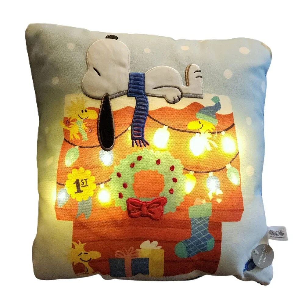 Hallmark Peanuts Light-Up Christmas Pillow 2023 Snoopy Woodstock Doghouse 17